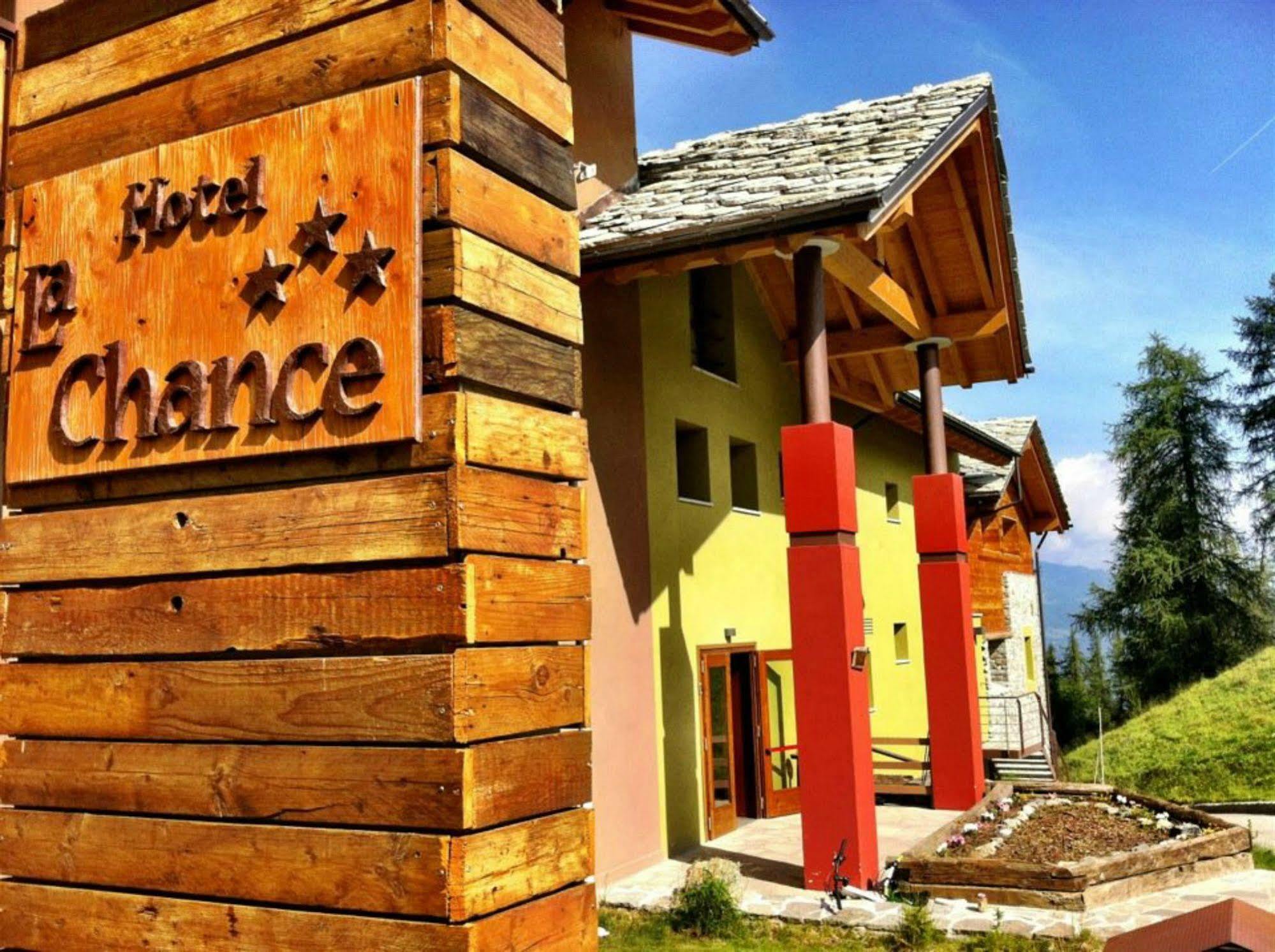 Hotel La Chance Pila  Exteriér fotografie